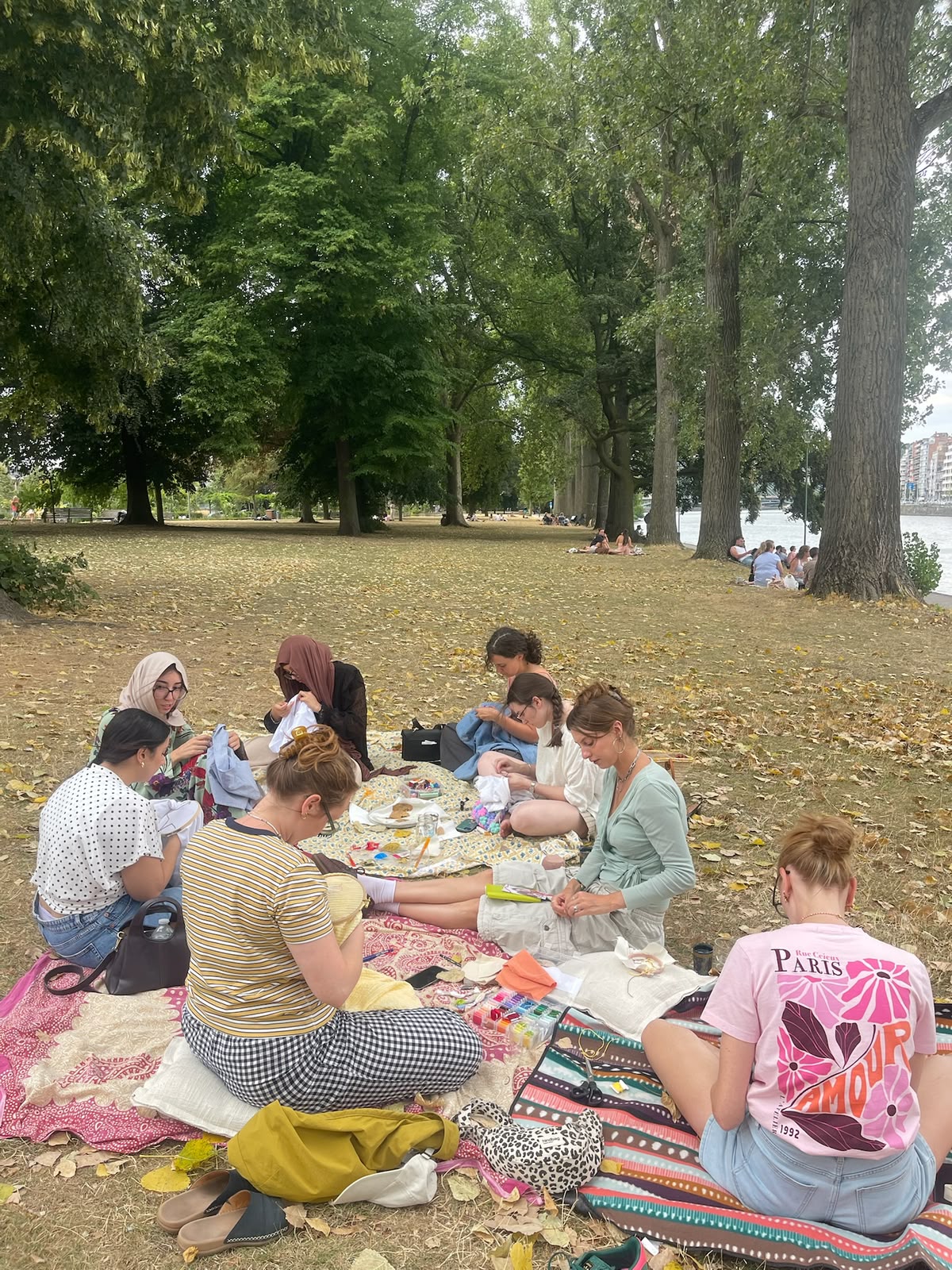 participantes de l'atelier broderie au parc de la boverie