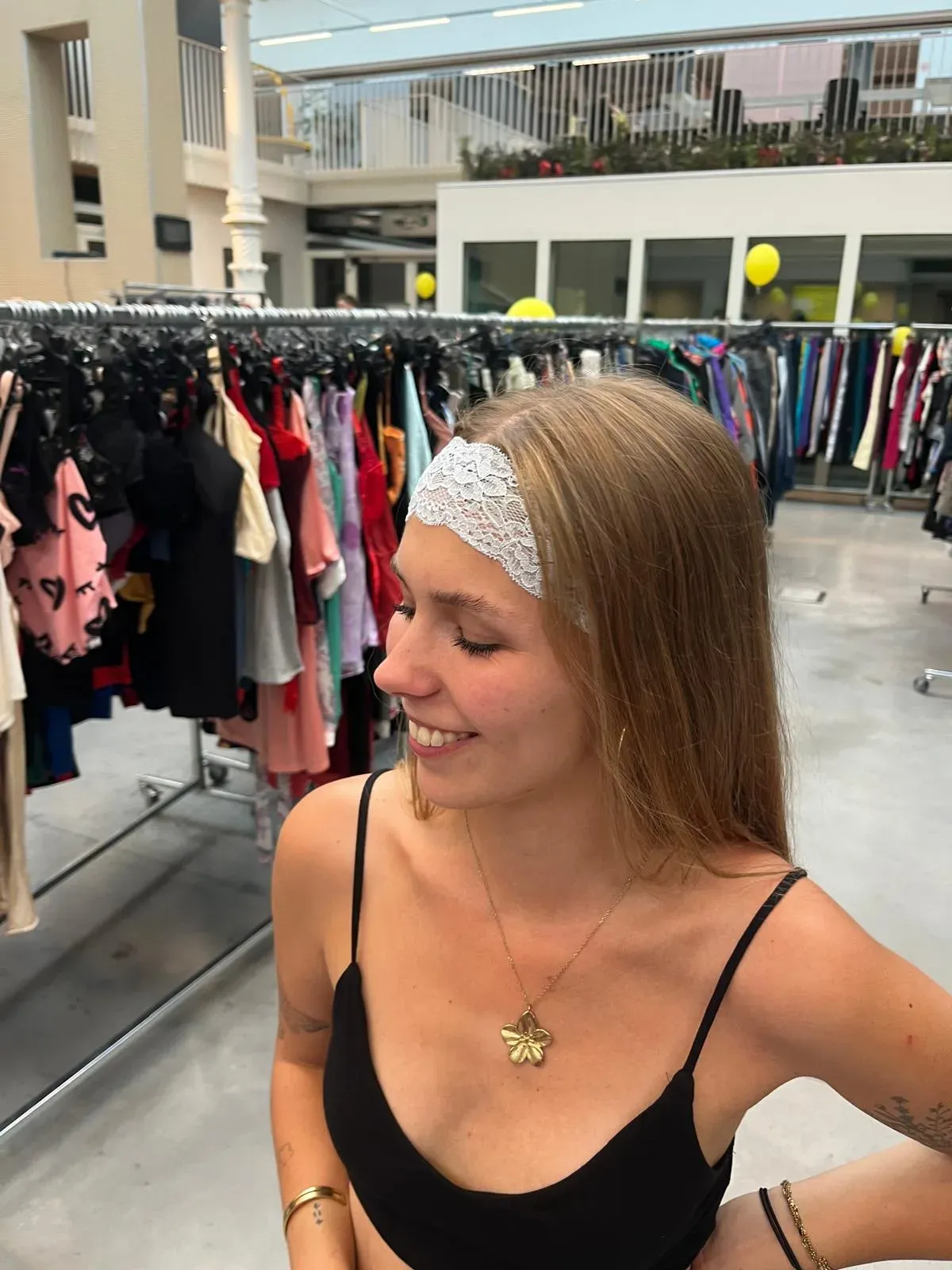 Bandeau cheveux en dentelle blanche