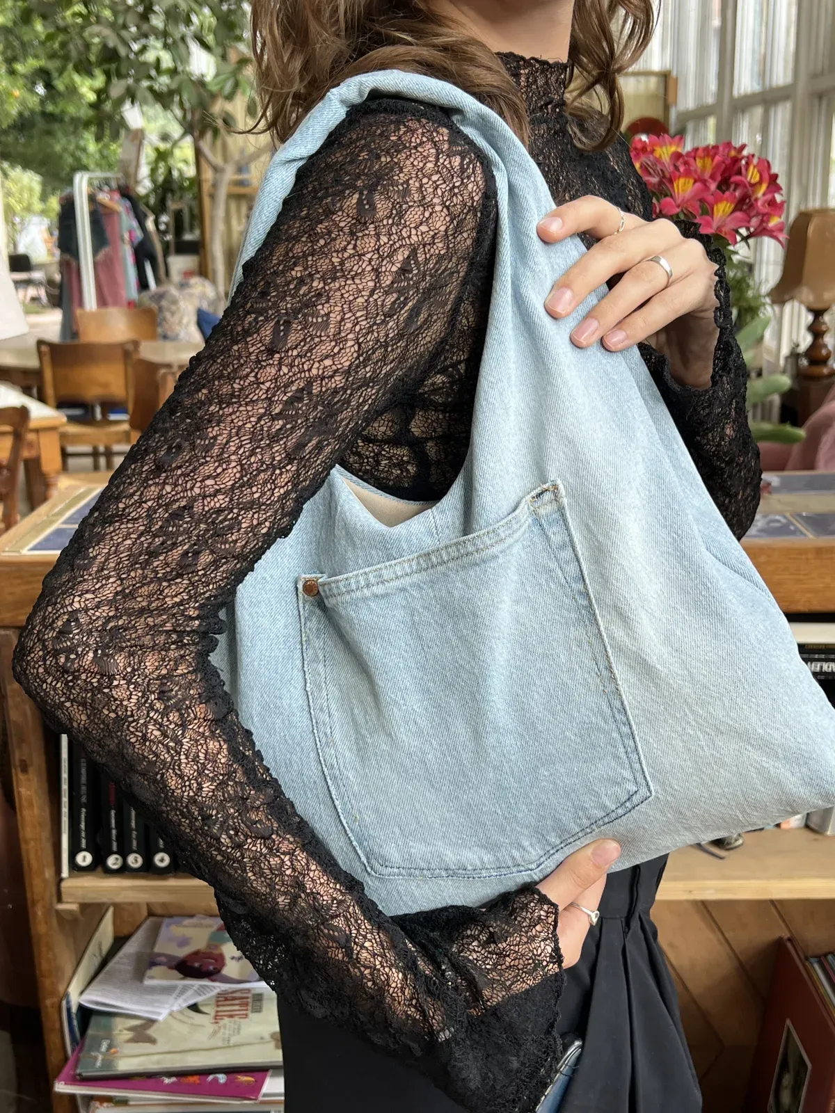 Le sac à main créé à partir du jeans